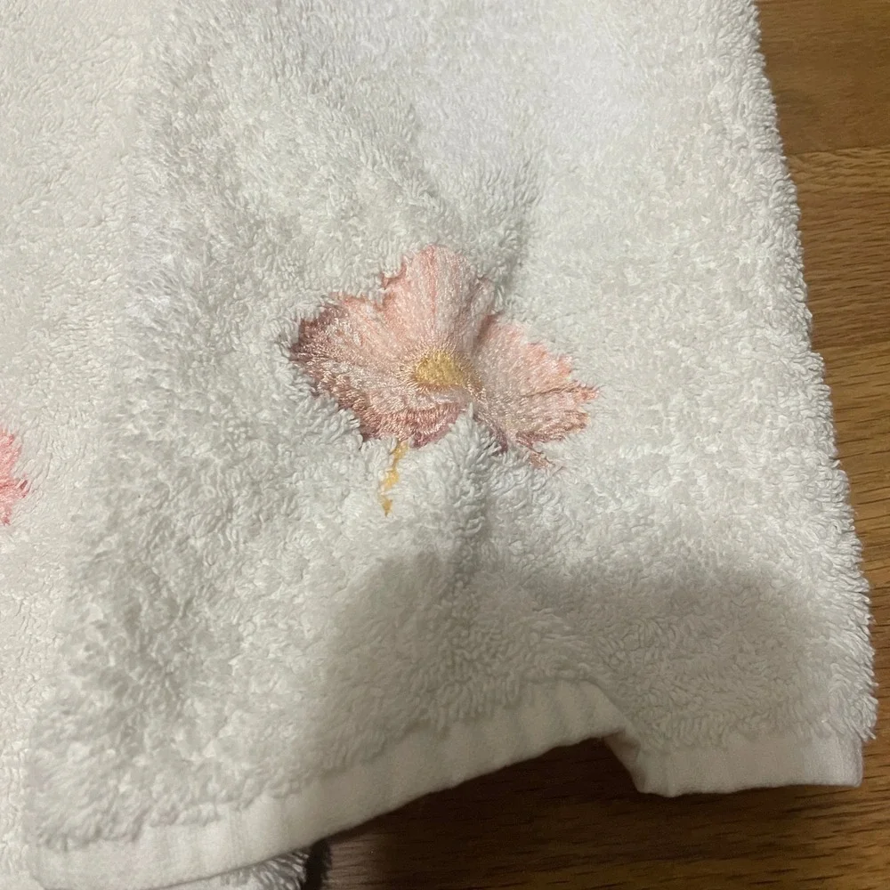 VTG Anali White Cotton Hand Towels Pink Floral Embroidered Set Cottage Garden